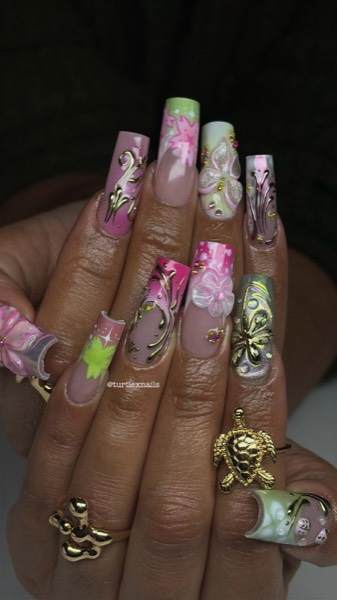 Fancy+ Nail Art mit Custom Detail